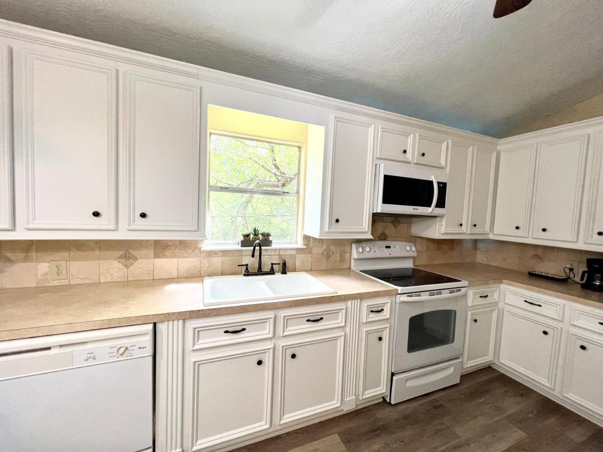 2 Bdrm Treehouse Hideout- Lake Conroe With Boat Ramp مونتغامري المظهر الخارجي الصورة