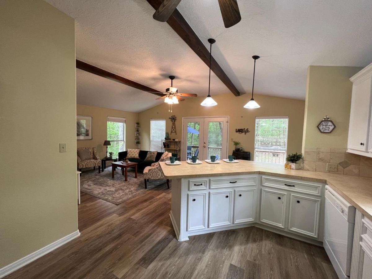 2 Bdrm Treehouse Hideout- Lake Conroe With Boat Ramp مونتغامري المظهر الخارجي الصورة
