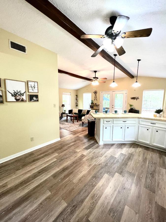 2 Bdrm Treehouse Hideout- Lake Conroe With Boat Ramp مونتغامري المظهر الخارجي الصورة