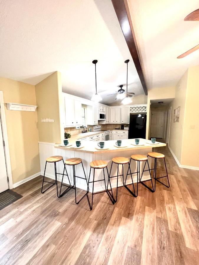 2 Bdrm Treehouse Hideout- Lake Conroe With Boat Ramp مونتغامري المظهر الخارجي الصورة