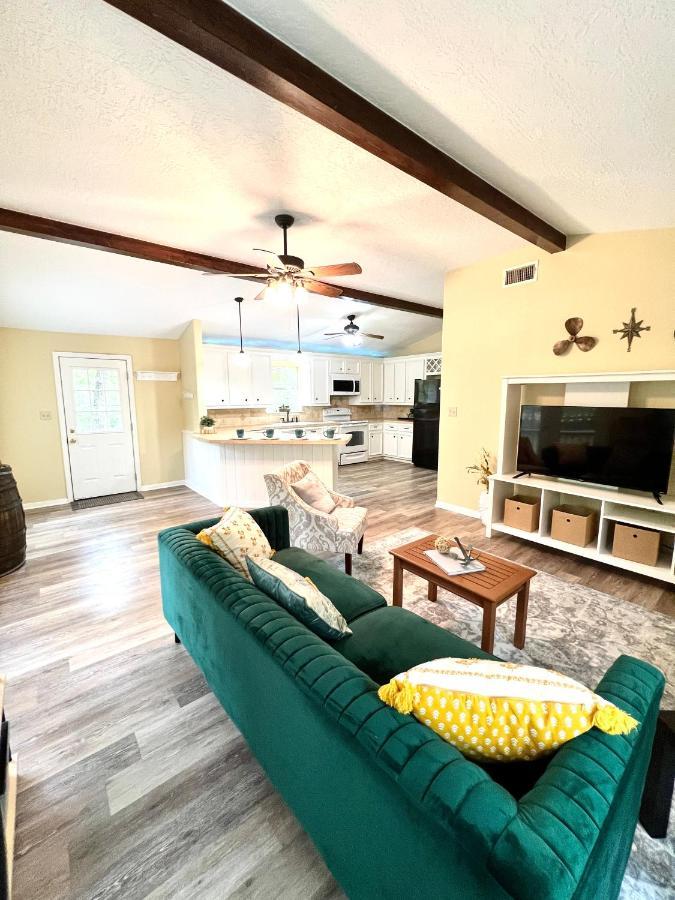 2 Bdrm Treehouse Hideout- Lake Conroe With Boat Ramp مونتغامري المظهر الخارجي الصورة