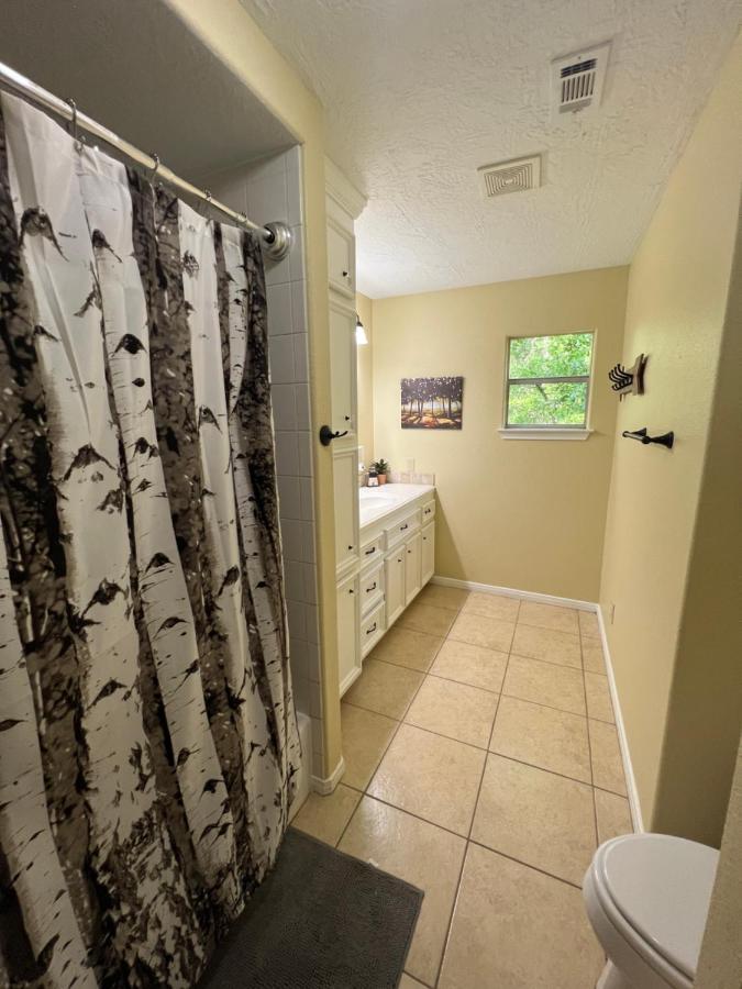 2 Bdrm Treehouse Hideout- Lake Conroe With Boat Ramp مونتغامري المظهر الخارجي الصورة